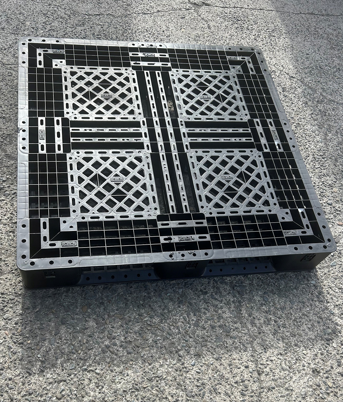 SNP物流　中古プラスチックパレット